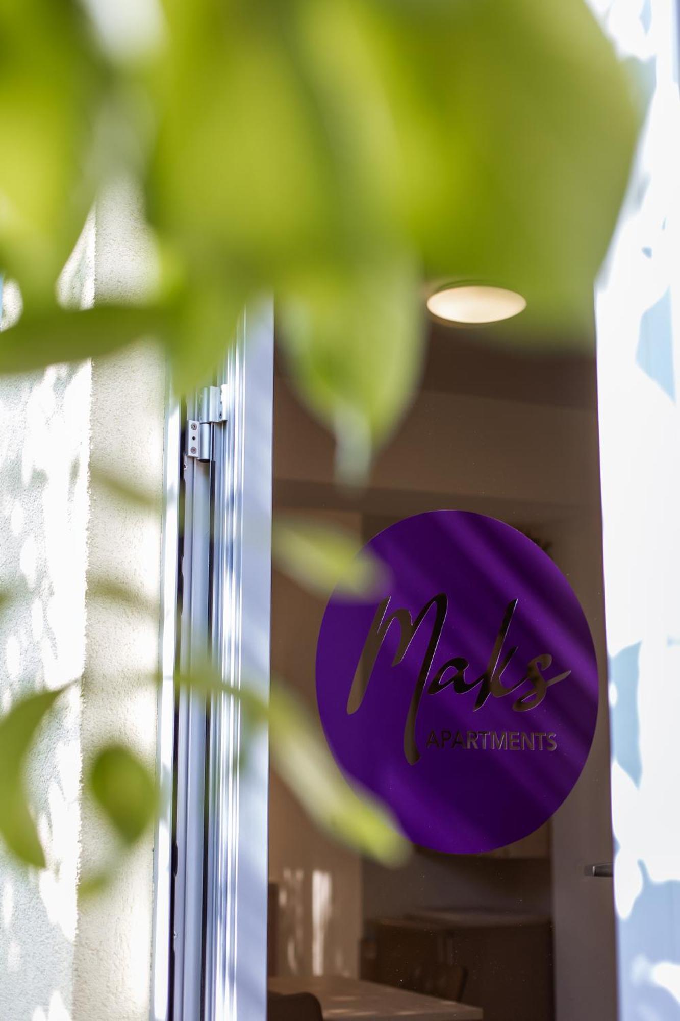 Maks 3 Center, Self Check In, Free Parking Osijek