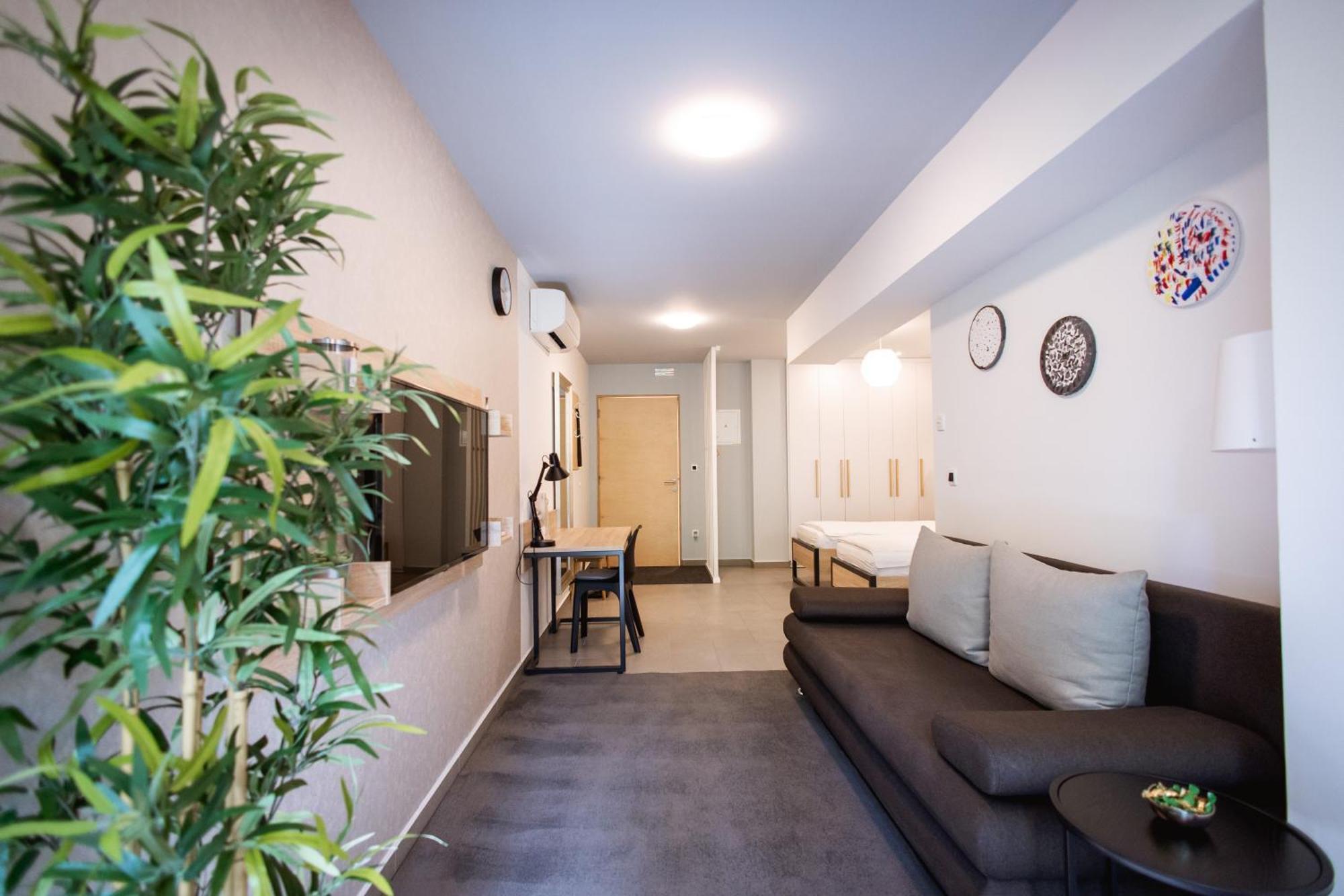 Maks 3 Center, Self Check In, Free Parking * Osijek
